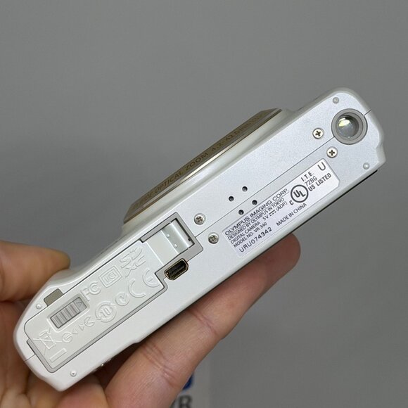 Olympus VR-340 16MP Digital Camera Silver 10x Optical Zoom w/ Box & Manuals - Picture 7 of 10